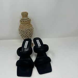 Steve Madden Thai Black Sandals